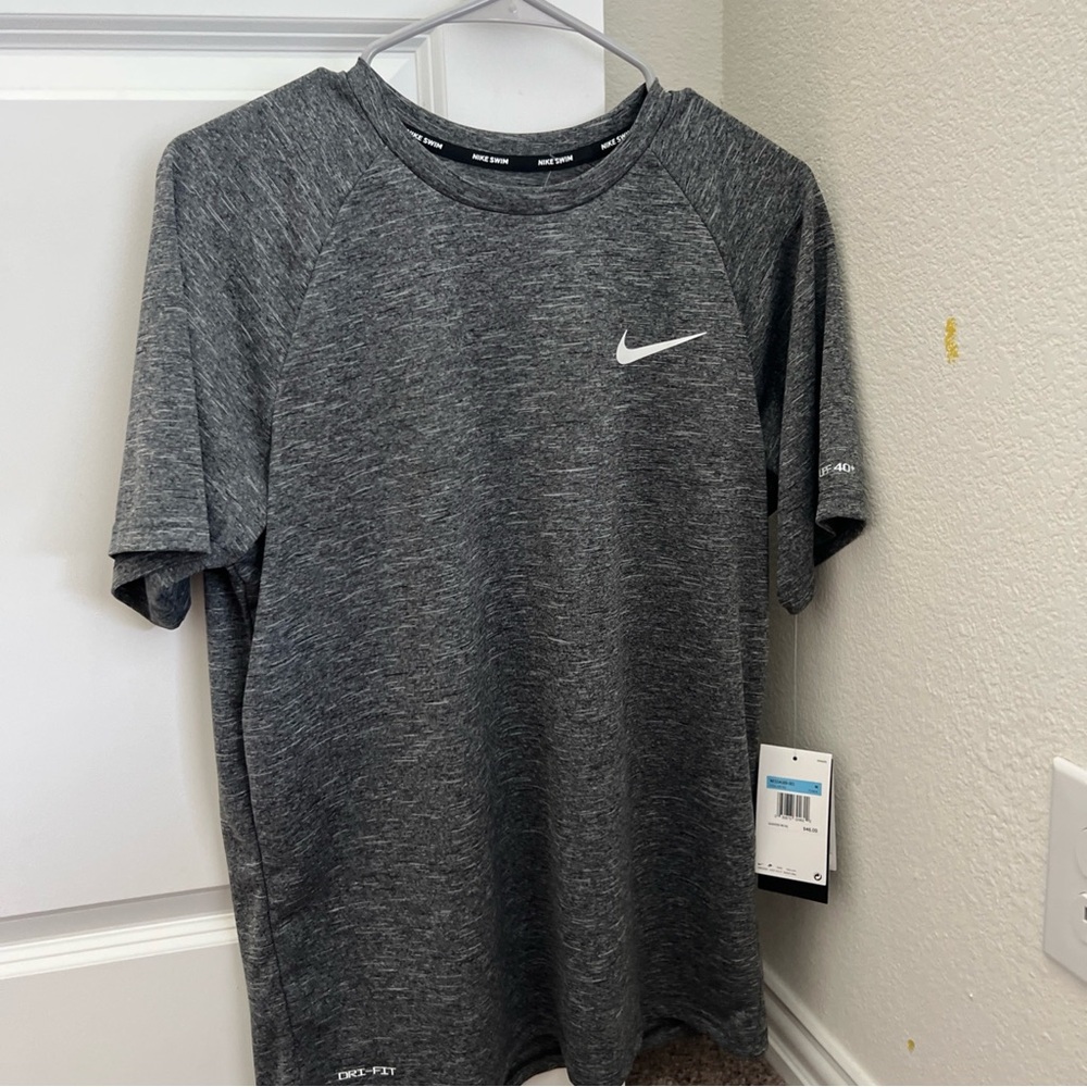 Nike Gray Short Sleeve Tee Moisture-Wicking